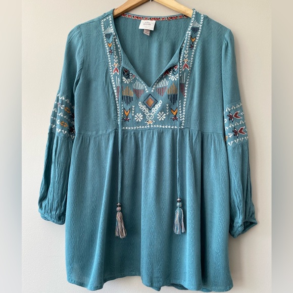 Knox Rose Tie Front, 3/4 Sleeve Boho Style Top - Picture 2 of 8